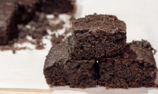 Brownie de frijoles negros