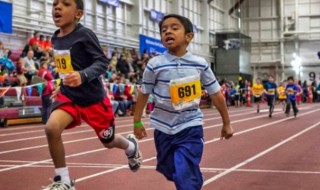 Niños practicando running