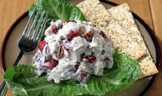 Ensalada de Pollo con manzanas y arandanos