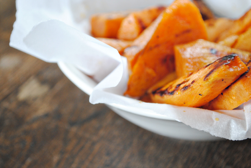 sweet potato fries - Photo by Rebecca Sims in https://www.flickr.com/photos/divinedecay/4727678141  shared under a Creative Commons license