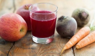 Jugo-de-manzana-zanahoria-betabel